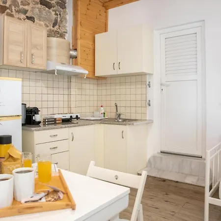 Appartamento Melina Seafront Stone House *