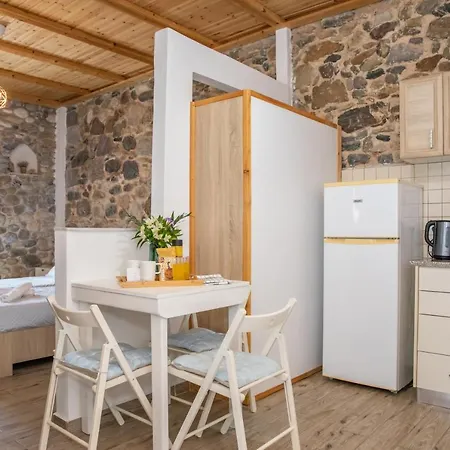 Apartment Melina Seafront Stone House *